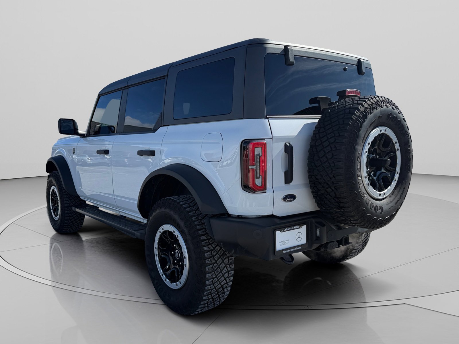 Used 2023 Ford Bronco Big Bend w/ Sasquatch Package image 3