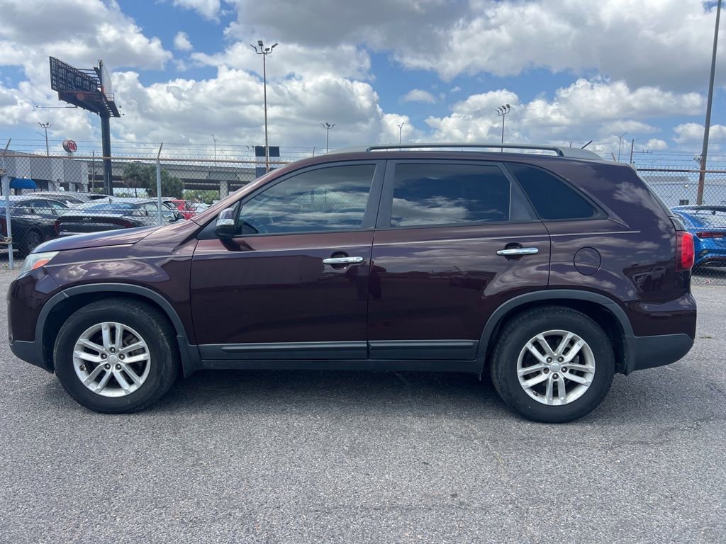Used 2015 Kia Sorento LX image 2