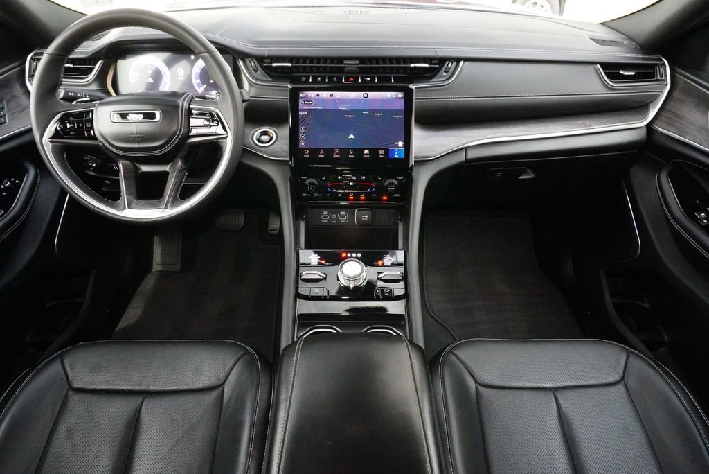 Used 2024 Jeep Grand Cherokee Overland AWD/4WD image 24