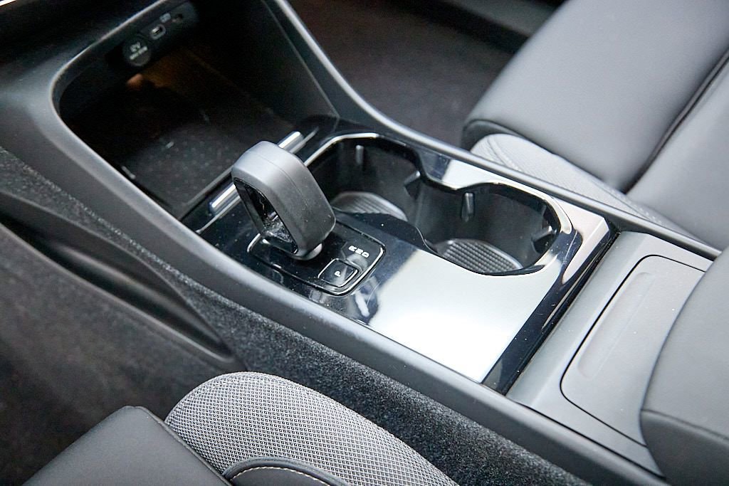 Certified 2023 Volvo XC40 Recharge Ultimate image 16