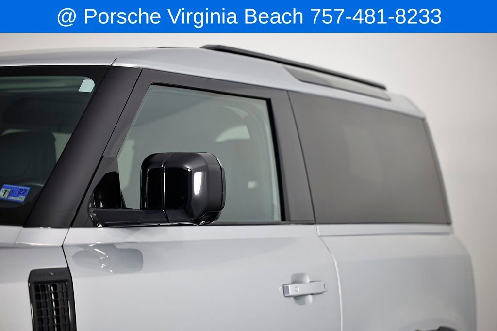 Used 2023 Land Rover Defender 90 S image 3