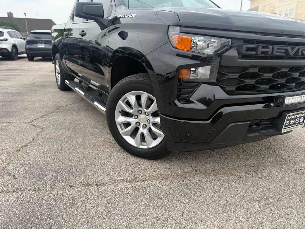 Used 2022 Chevrolet Silverado 1500 Custom AWD/4WD image 2