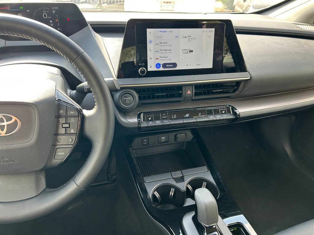 Used 2025 Toyota Prius XLE image 17