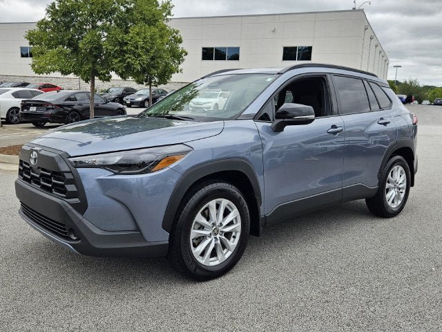 Used 2026 Toyota Corolla Cross LE w/ Moonroof Package FWD image 4