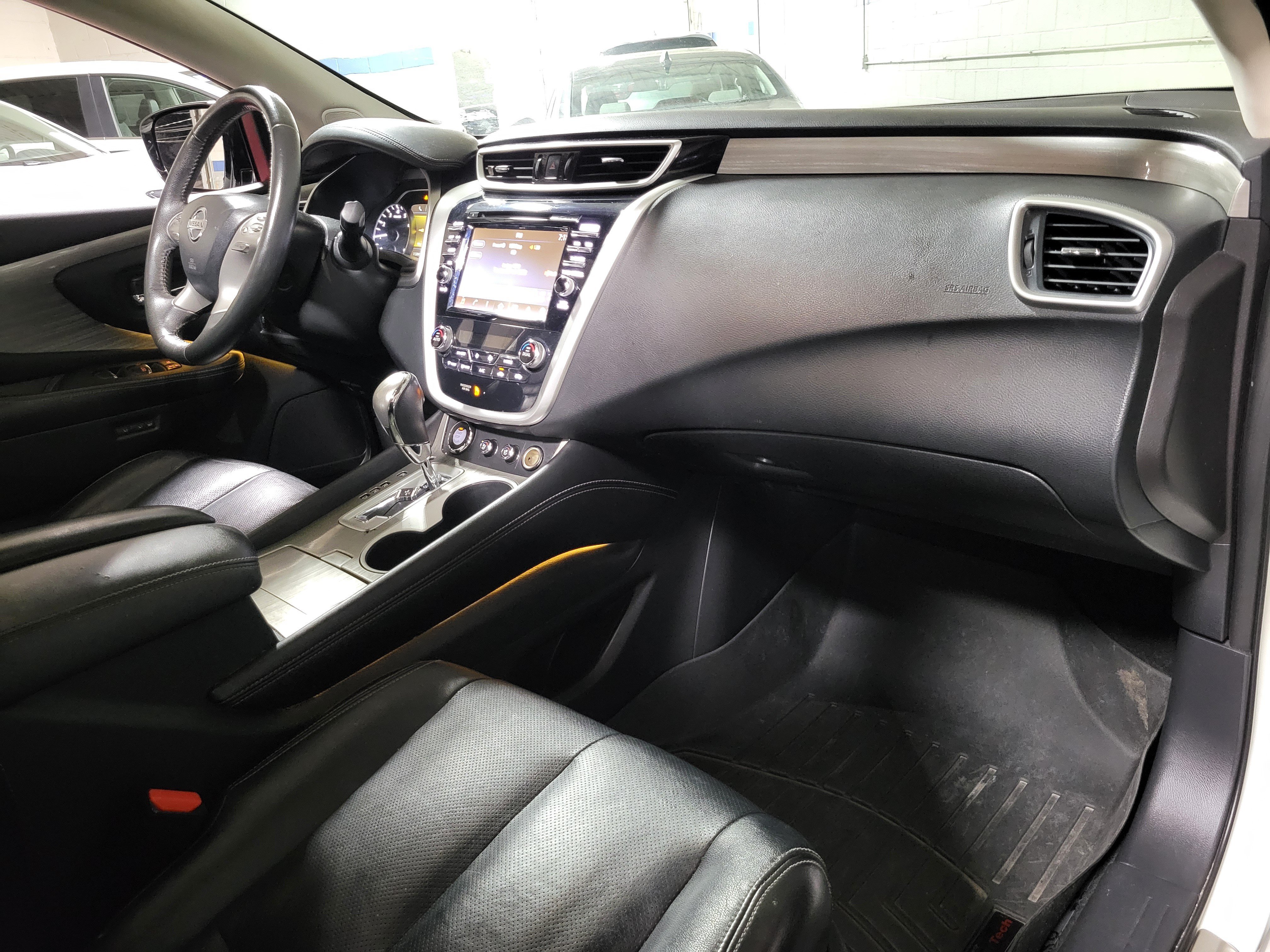 Used 2015 Nissan Murano Platinum w/ Platinum Technology Package FWD image 12