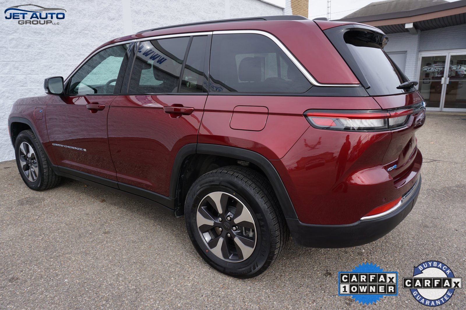 Used 2024 Jeep Grand Cherokee Limited 4xe image 8