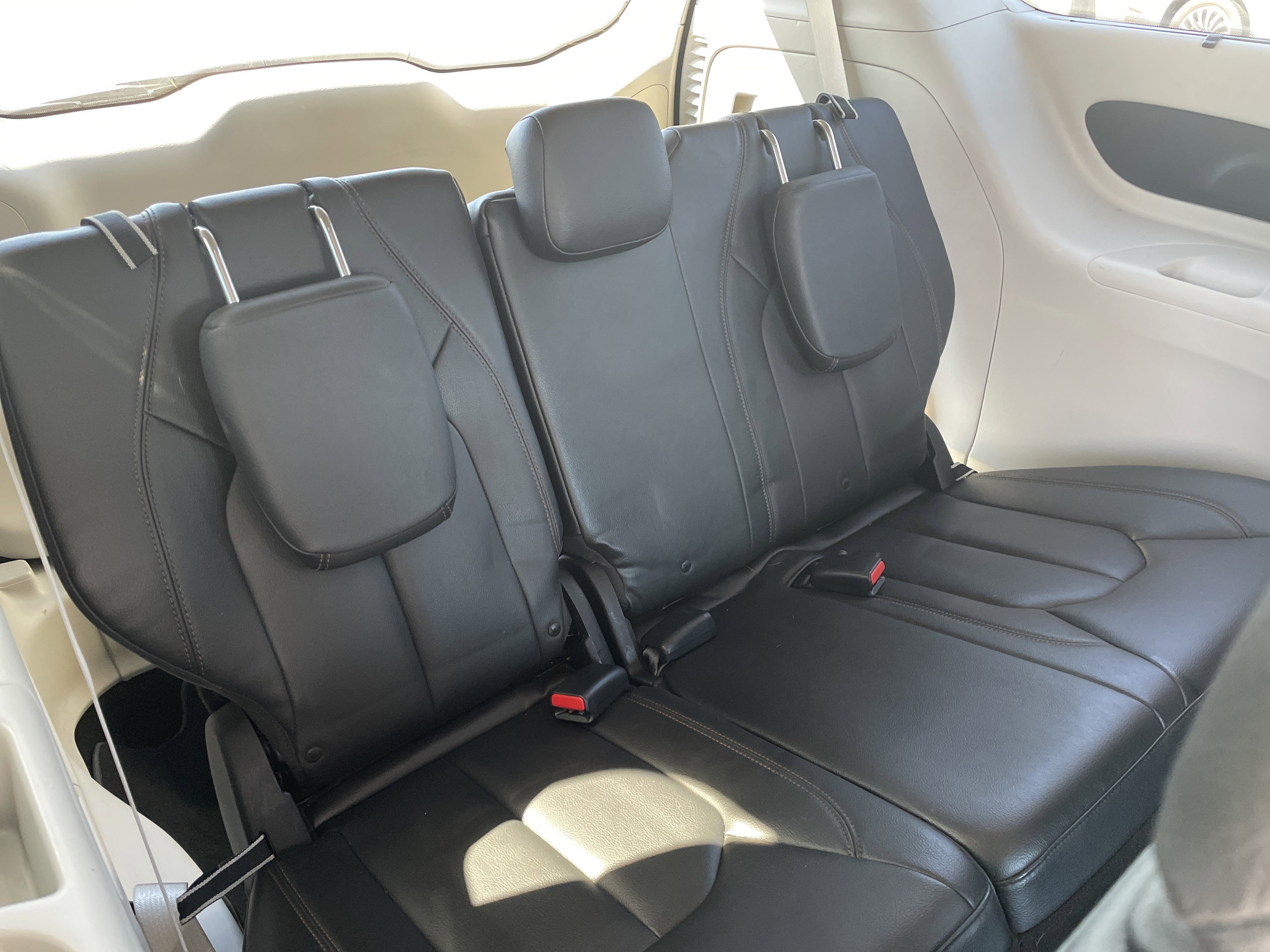 Used 2017 Chrysler Pacifica Touring-L w/ Tire & Wheel Group image 24