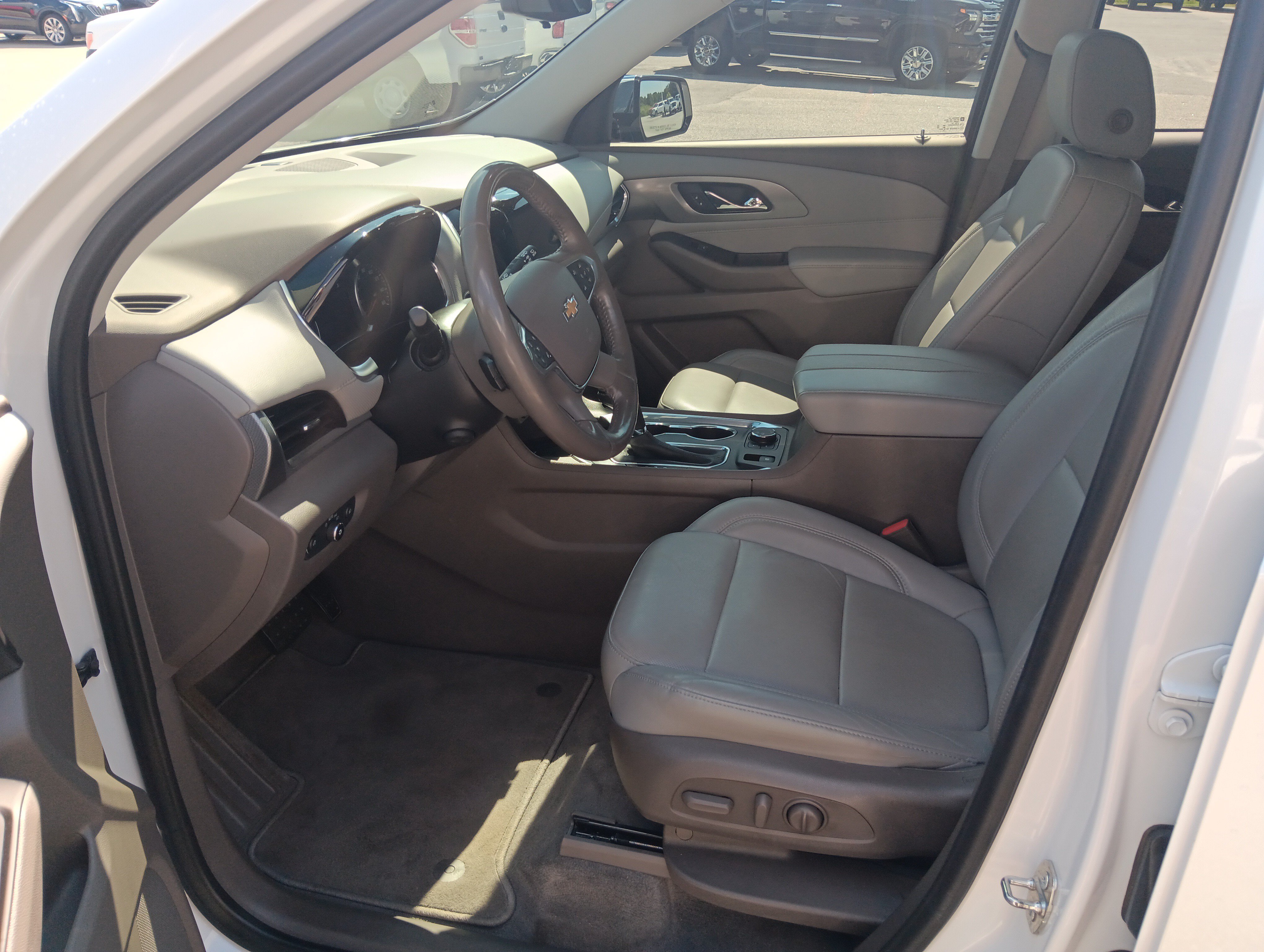 Used 2020 Chevrolet Traverse Premier AWD/4WD image 10