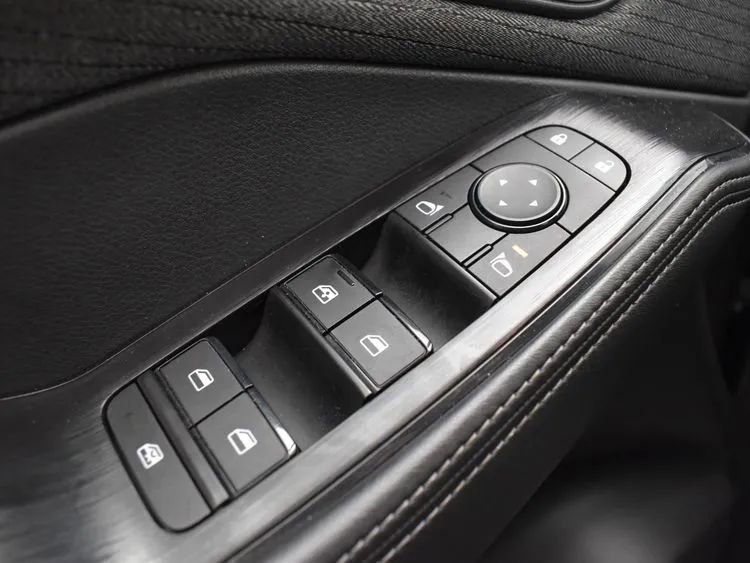 Used 2023 Nissan Rogue SV image 21