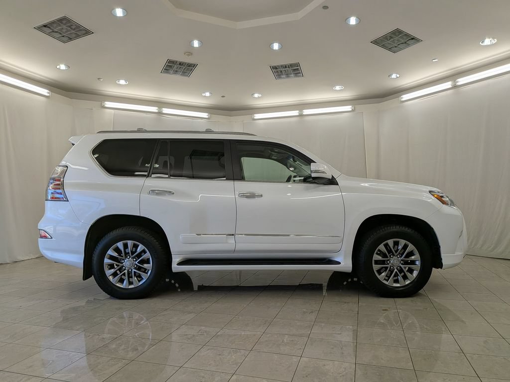 Used 2018 Lexus GX 460 Luxury w/ Preferred Accessory Package AWD/4WD image 11