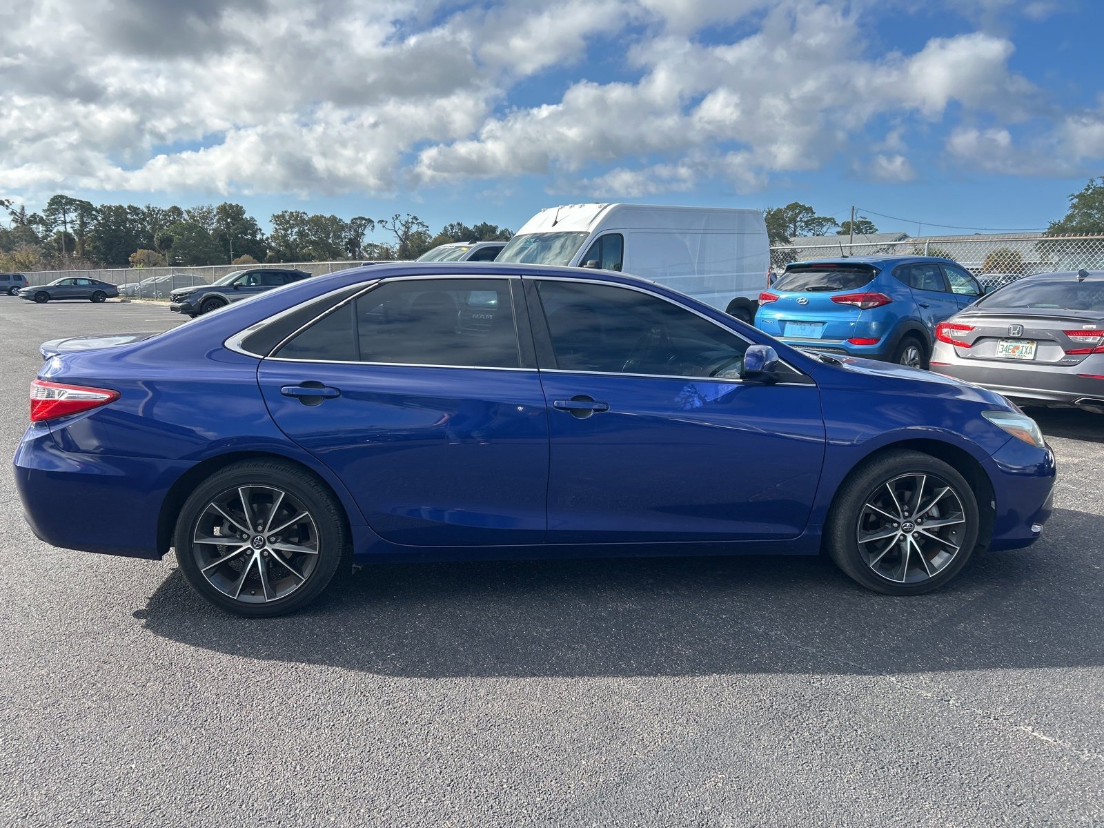 Used 2016 Toyota Camry XSE image 8