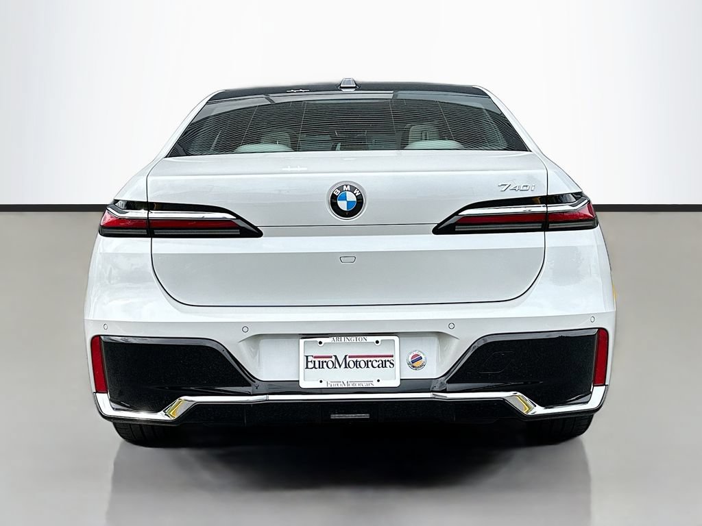 Used 2023 BMW 740i RWD image 10