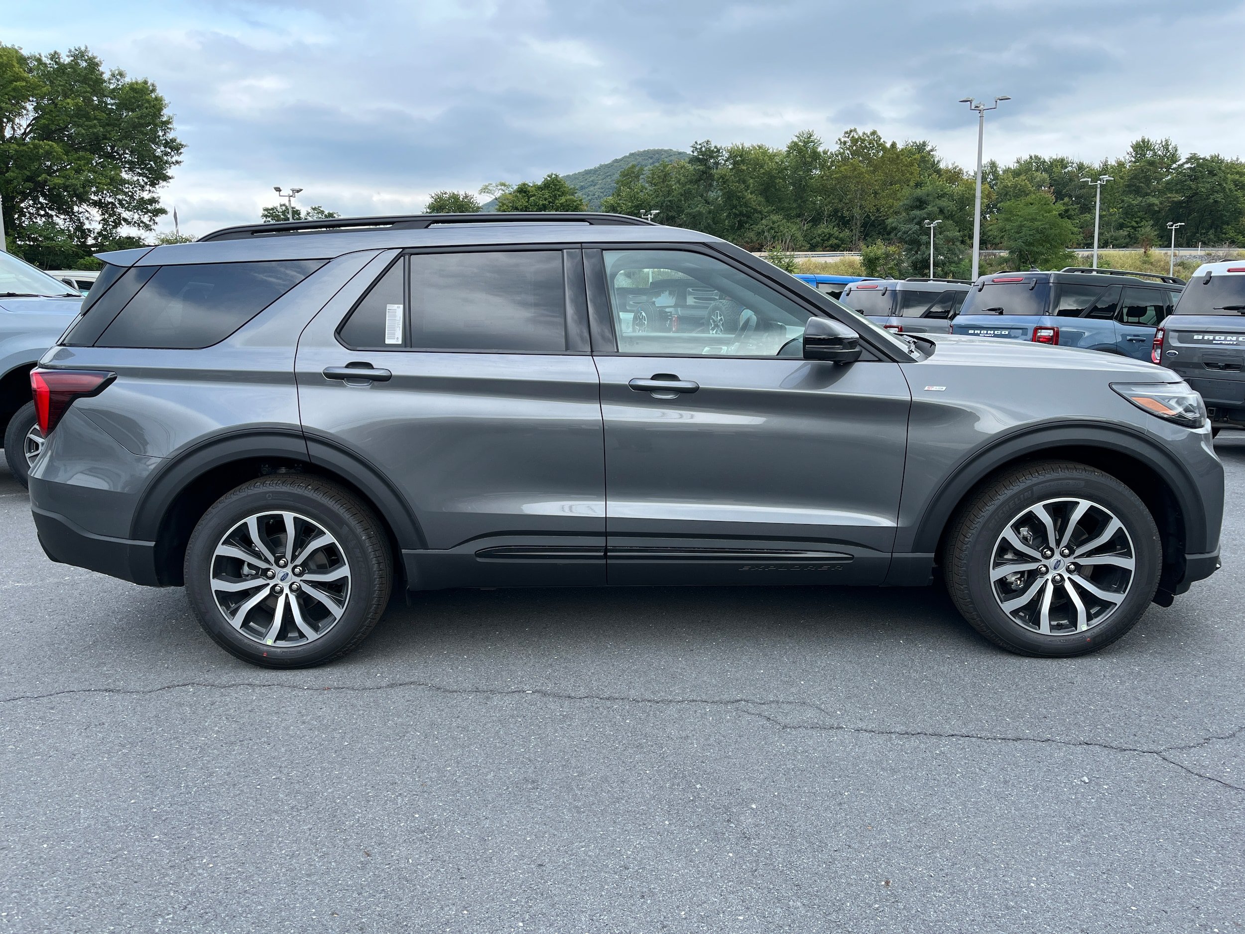 New 2027 Ford Explorer ST-Line AWD/4WD image 5