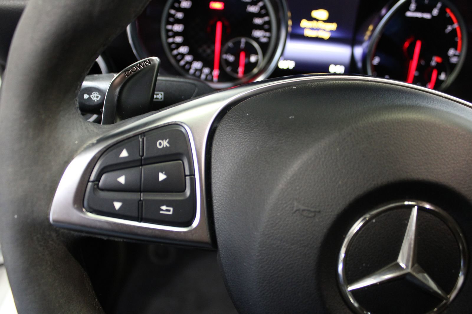 Used 2019 Mercedes-Benz SLC 43 AMG image 24