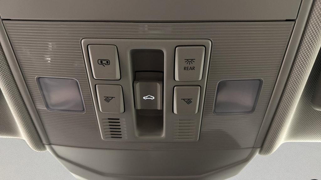 Certified 2021 Volkswagen Jetta SEL Premium image 29