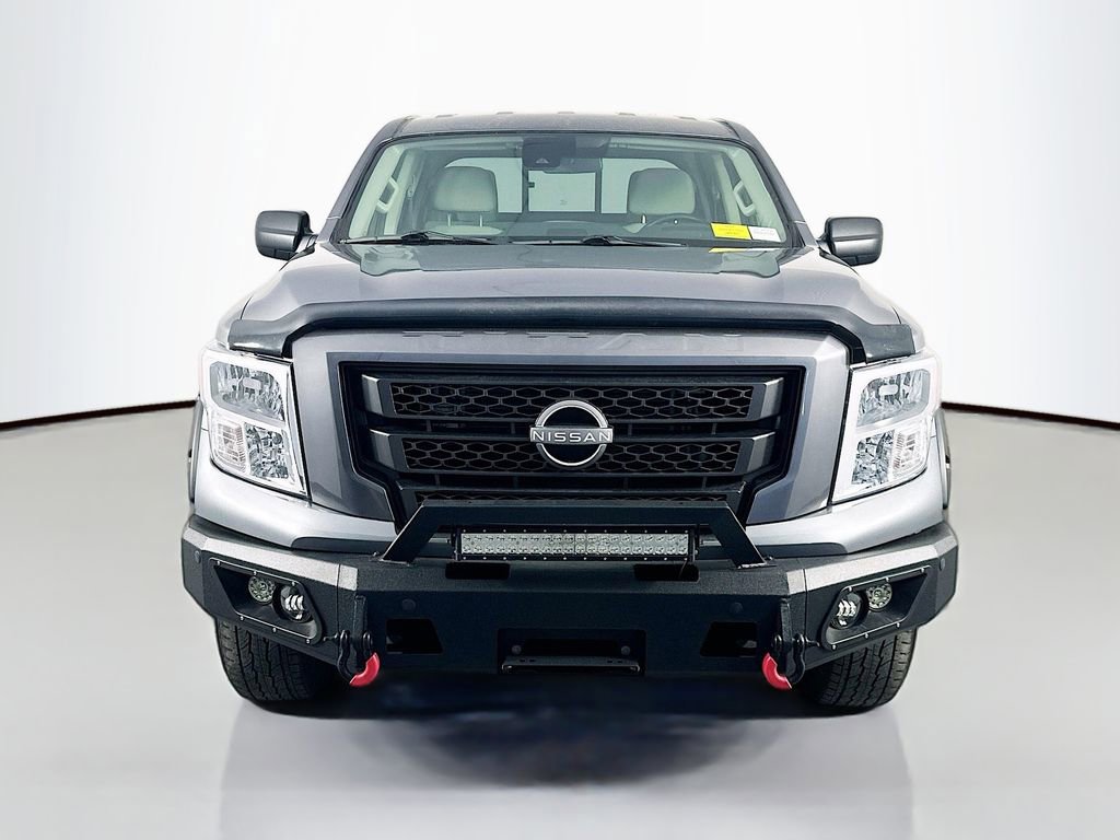 Used 2024 Nissan Titan SV AWD/4WD image 2
