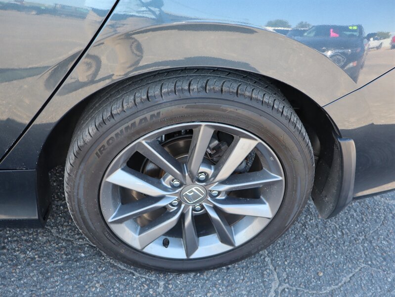 Used 2019 Honda Civic EX image 22