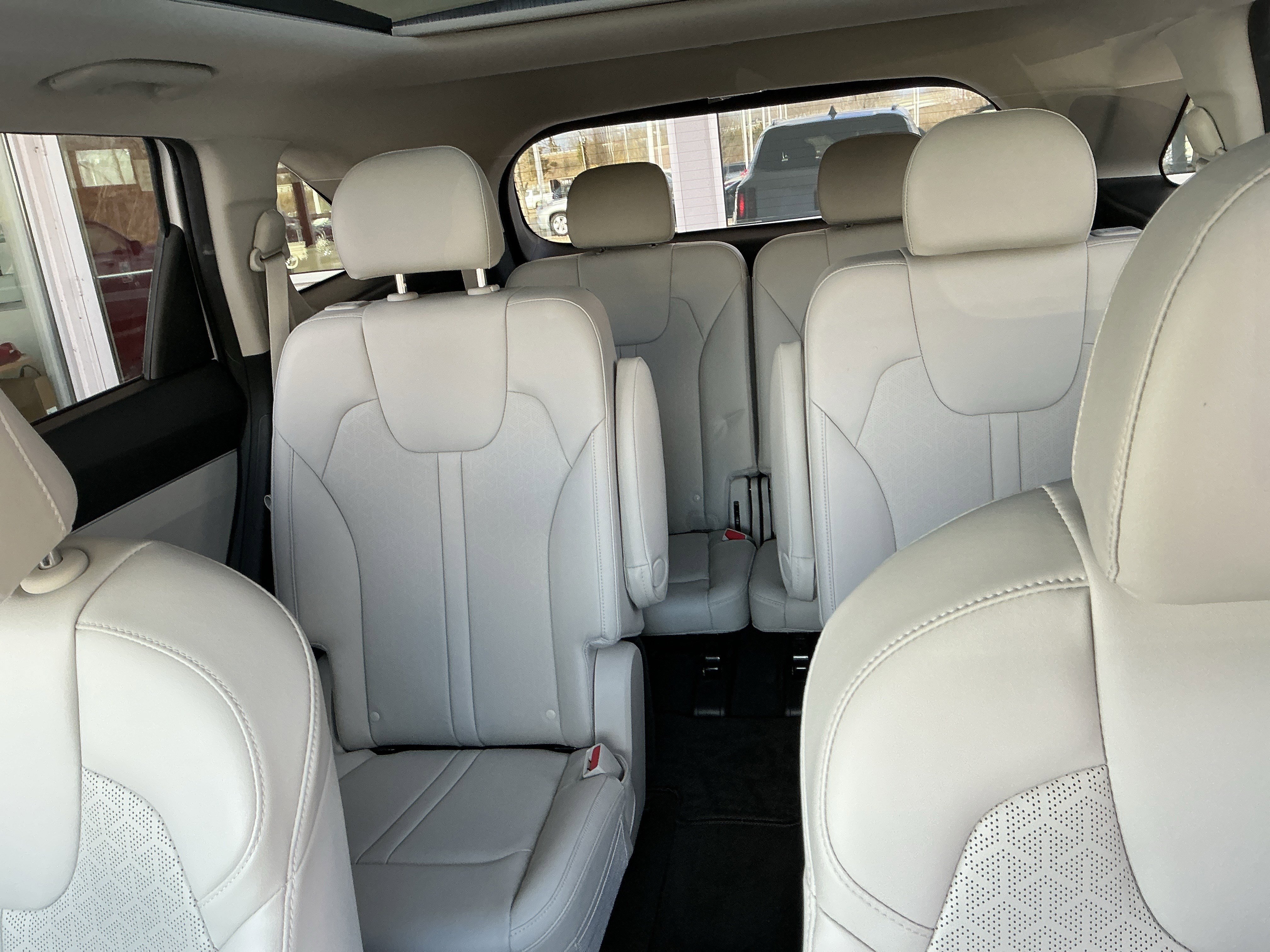 Used 2023 Kia Sorento EX w/ Panoramic Sunroof Package image 31