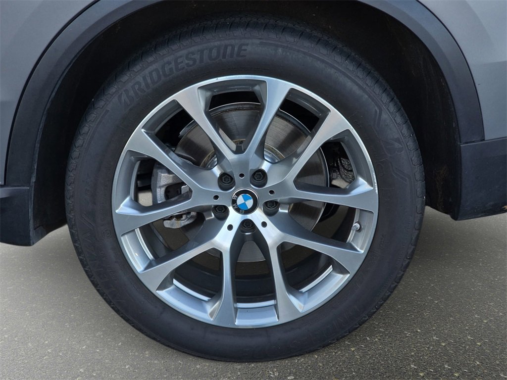 Used 2025 BMW X5 xDrive40i w/ Climate Comfort Package image 38
