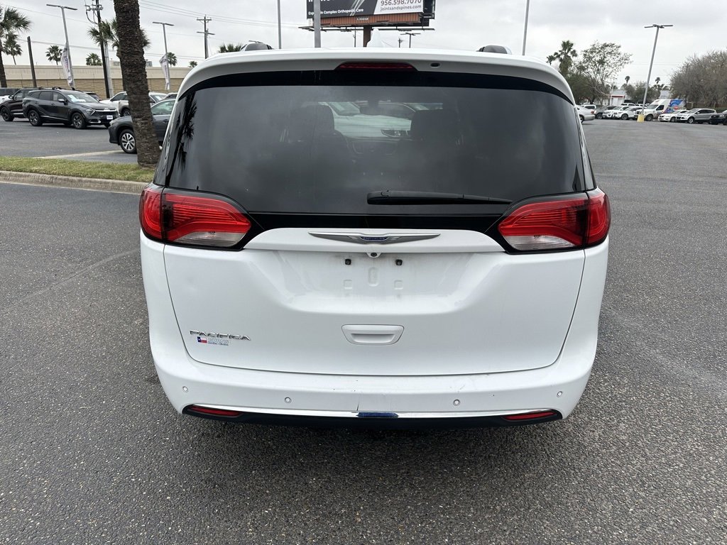 Used 2019 Chrysler Pacifica Touring-L image 5