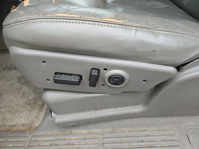 Used 2003 GMC Yukon XL Denali image 42