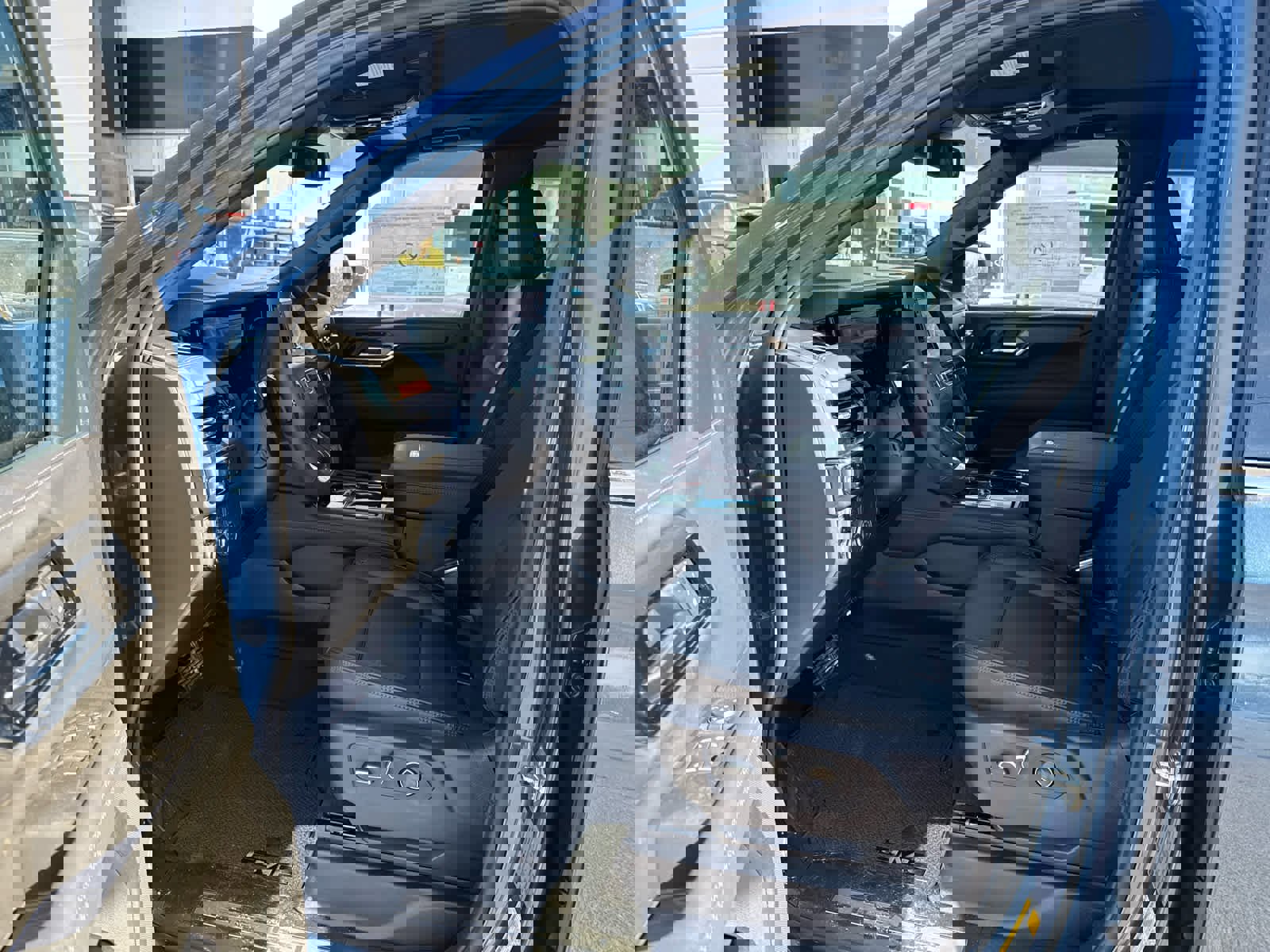 New 2026 GMC Yukon Denali w/ Sun & Power Step Package image 15