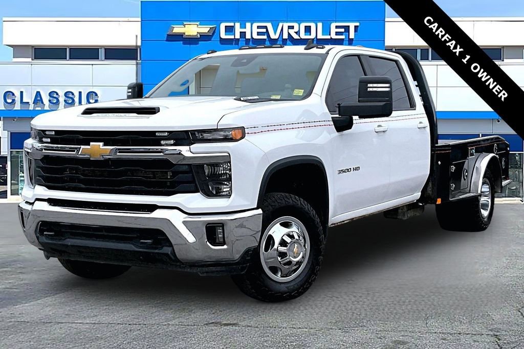 Used 2024 Chevrolet Silverado 3500 LT w/ Convenience Package image 3