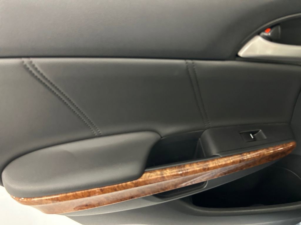 Used 2011 Honda Accord EX-L image 23