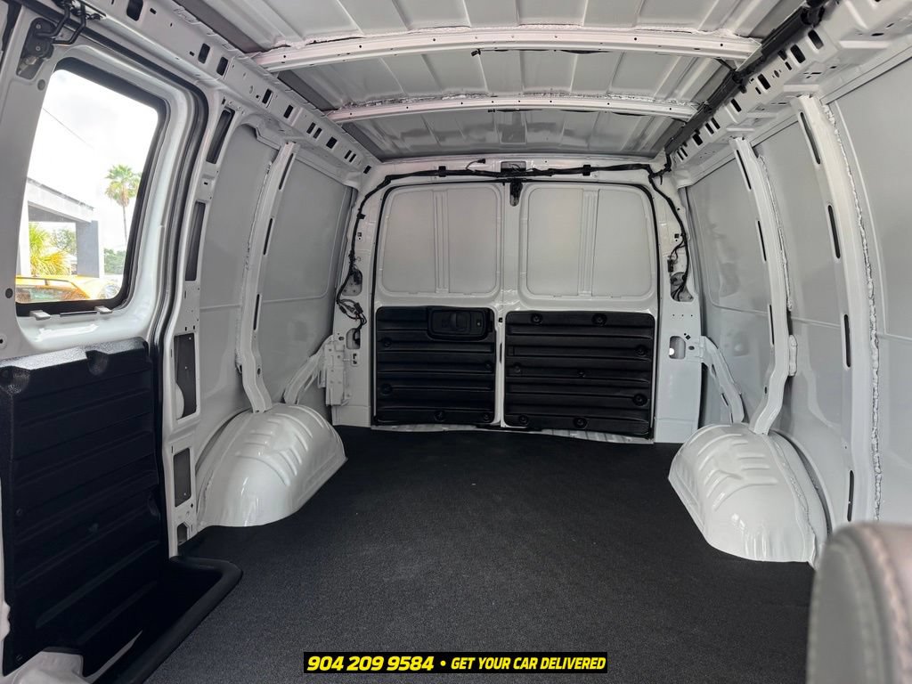 Used 2026 Chevrolet Express 2500 w/ Driver Convenience Package RWD image 23