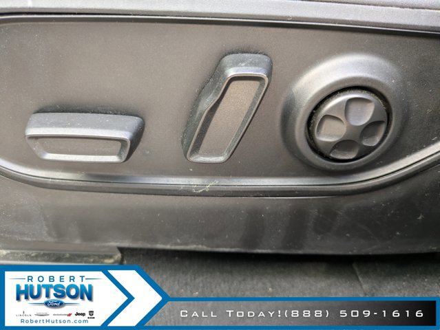 Used 2025 Jeep Grand Cherokee Altitude AWD/4WD image 16