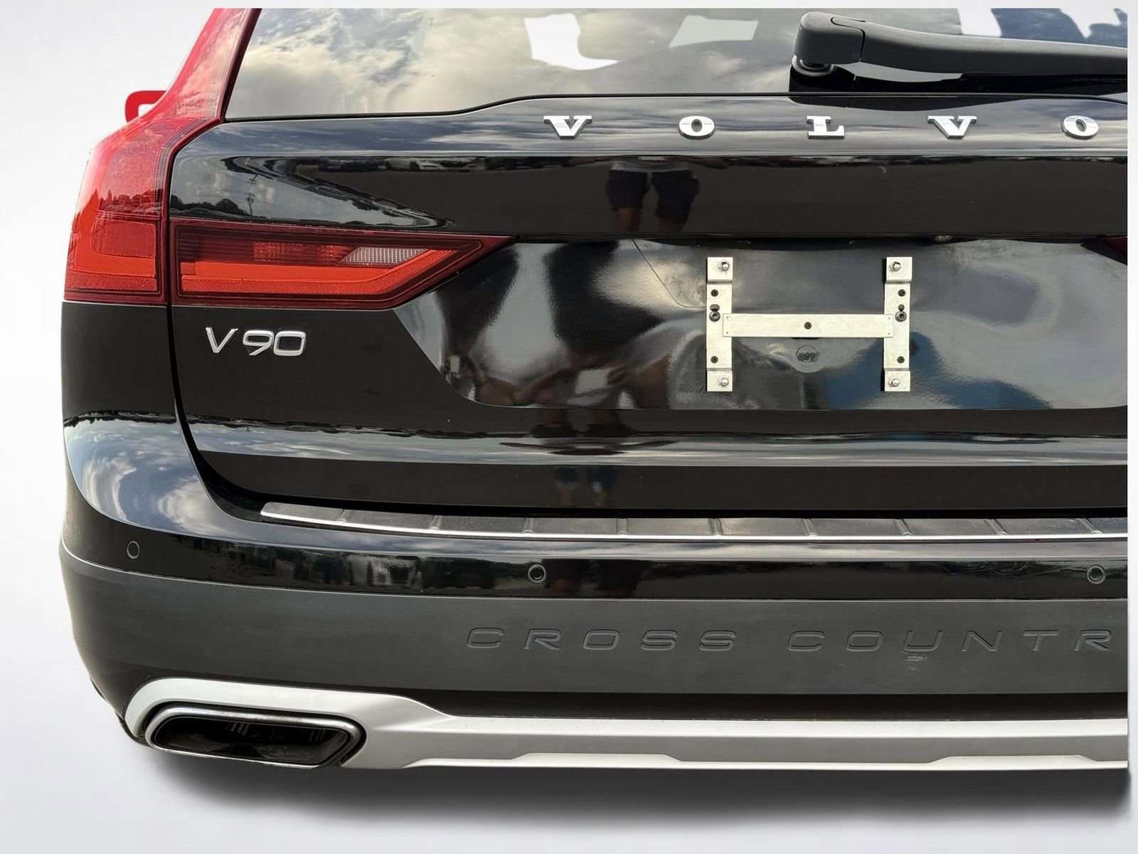 Used 2018 Volvo V90 T5 Cross Country w/ Convenience Package image 14