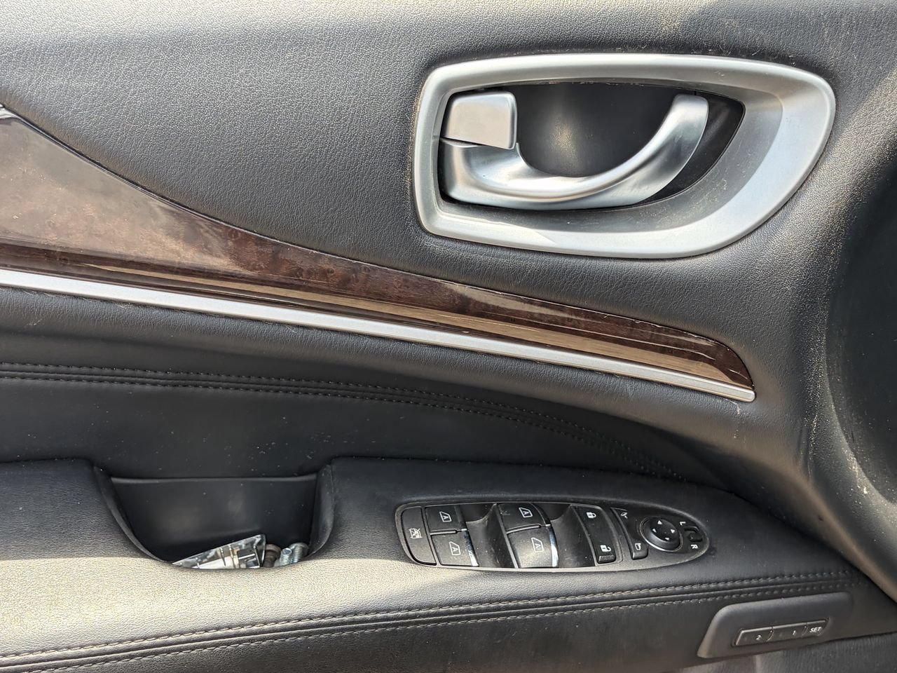 Used 2015 INFINITI QX60 Luxe w/ Deluxe Touring Package AWD/4WD image 7