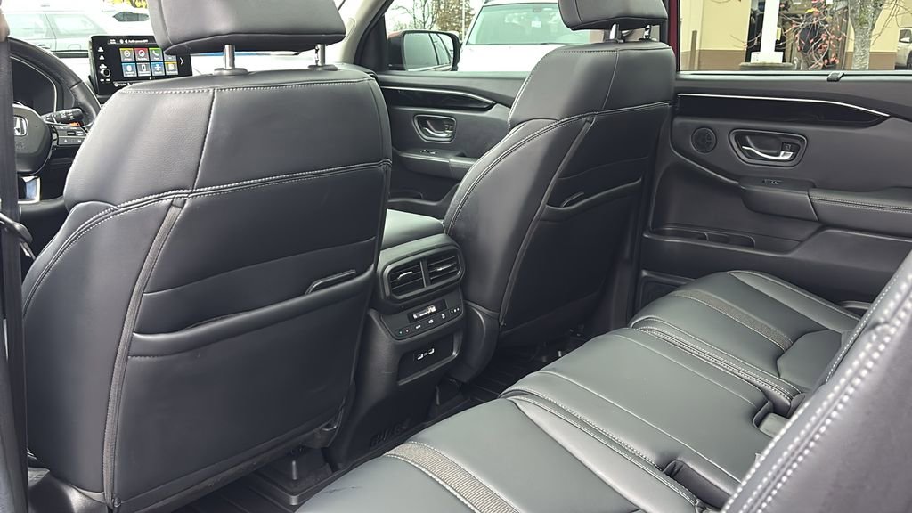 Certified 2023 Honda Pilot Touring image 31