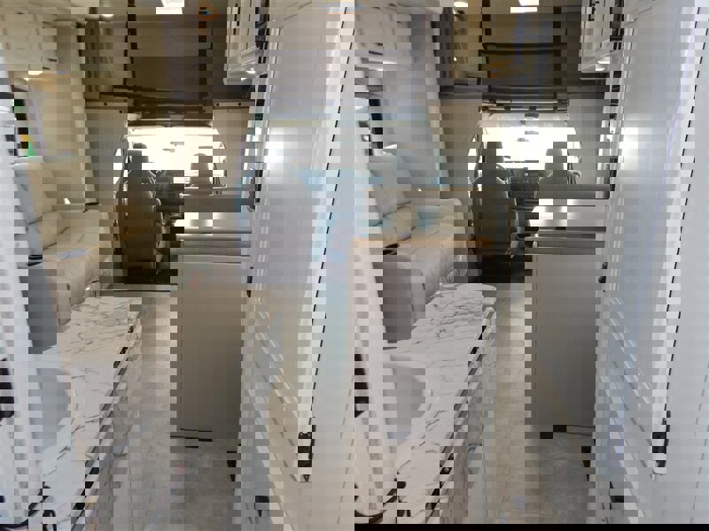 Used 2022 Ford E-450 and Econoline 450 Super Duty w/ Motorhome Prep Package image 38