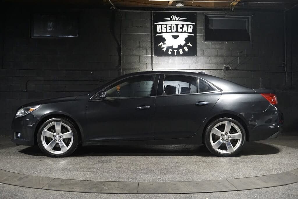 Used 2013 Chevrolet Malibu LTZ FWD image 2