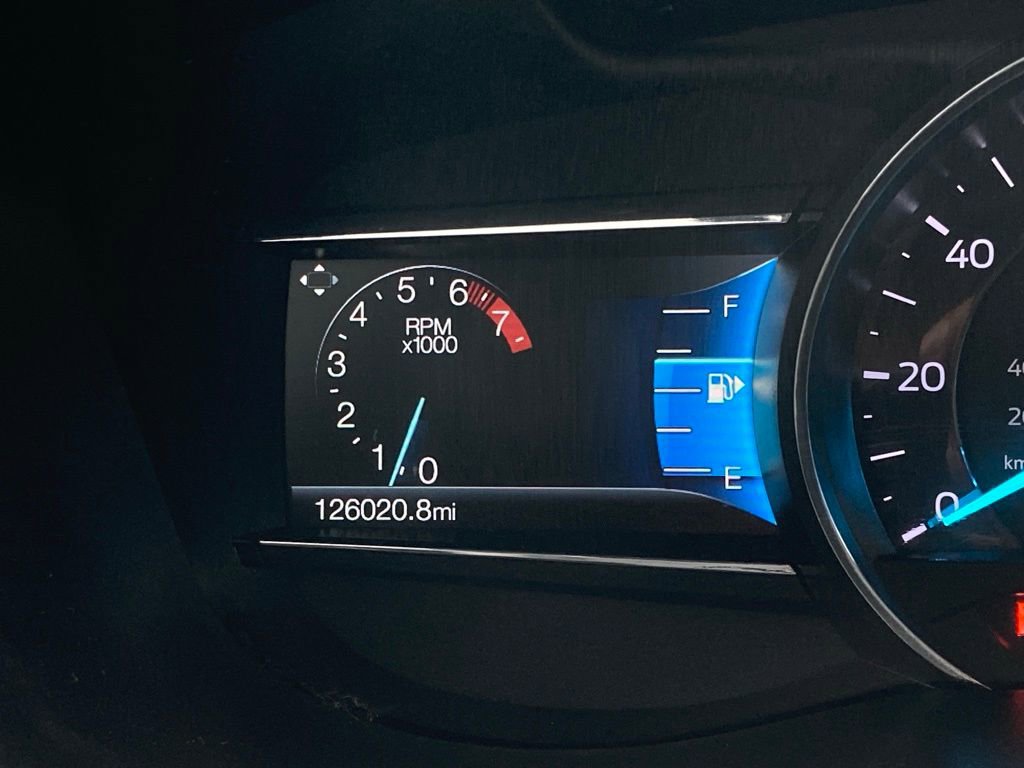 Used 2018 Ford Explorer XLT w/ Equipment Group 202A FWD image 13