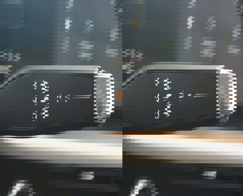 Used 2024 Buick Envision Avenir image 13