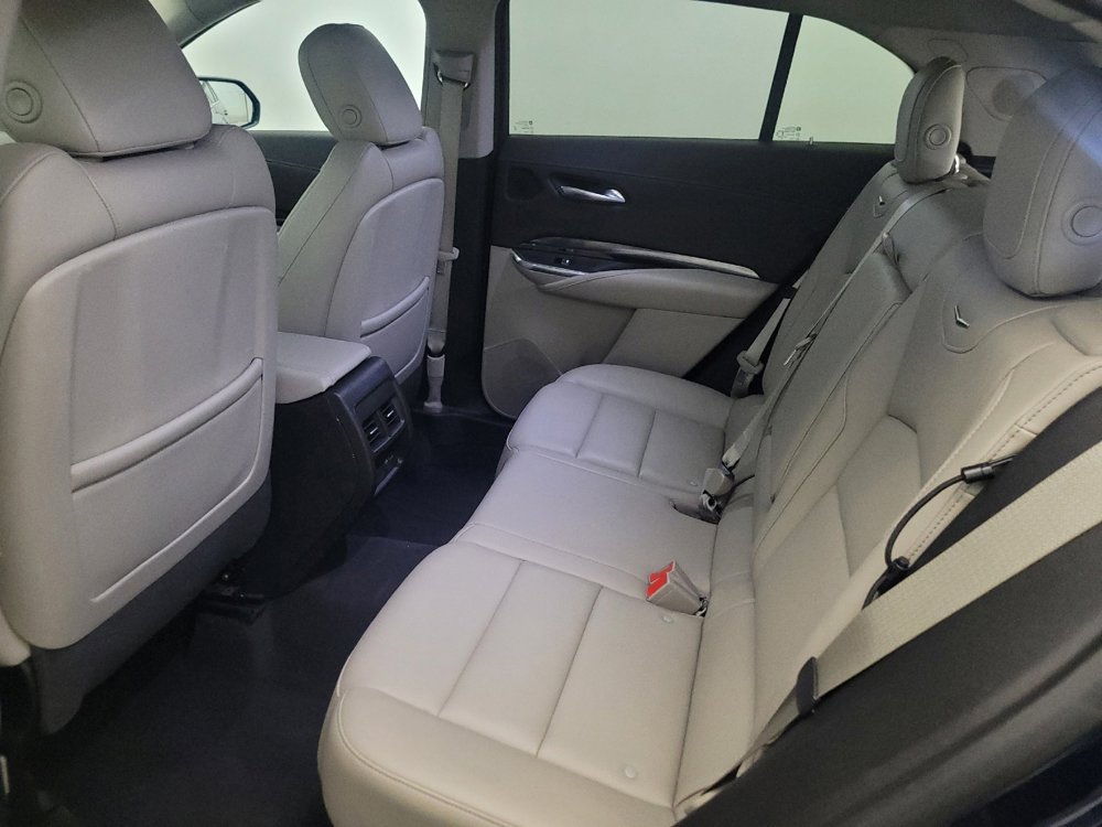 Used 2019 Cadillac XT4 Luxury w/ Cold Weather Package image 18