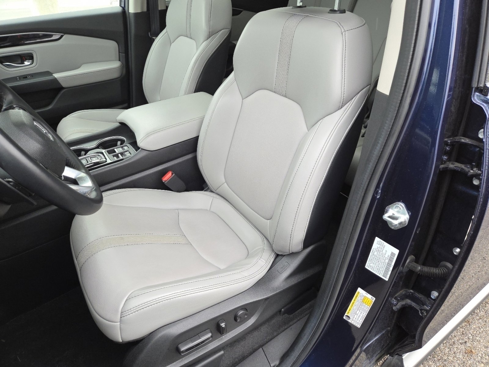 Used 2023 Honda Pilot Touring image 27