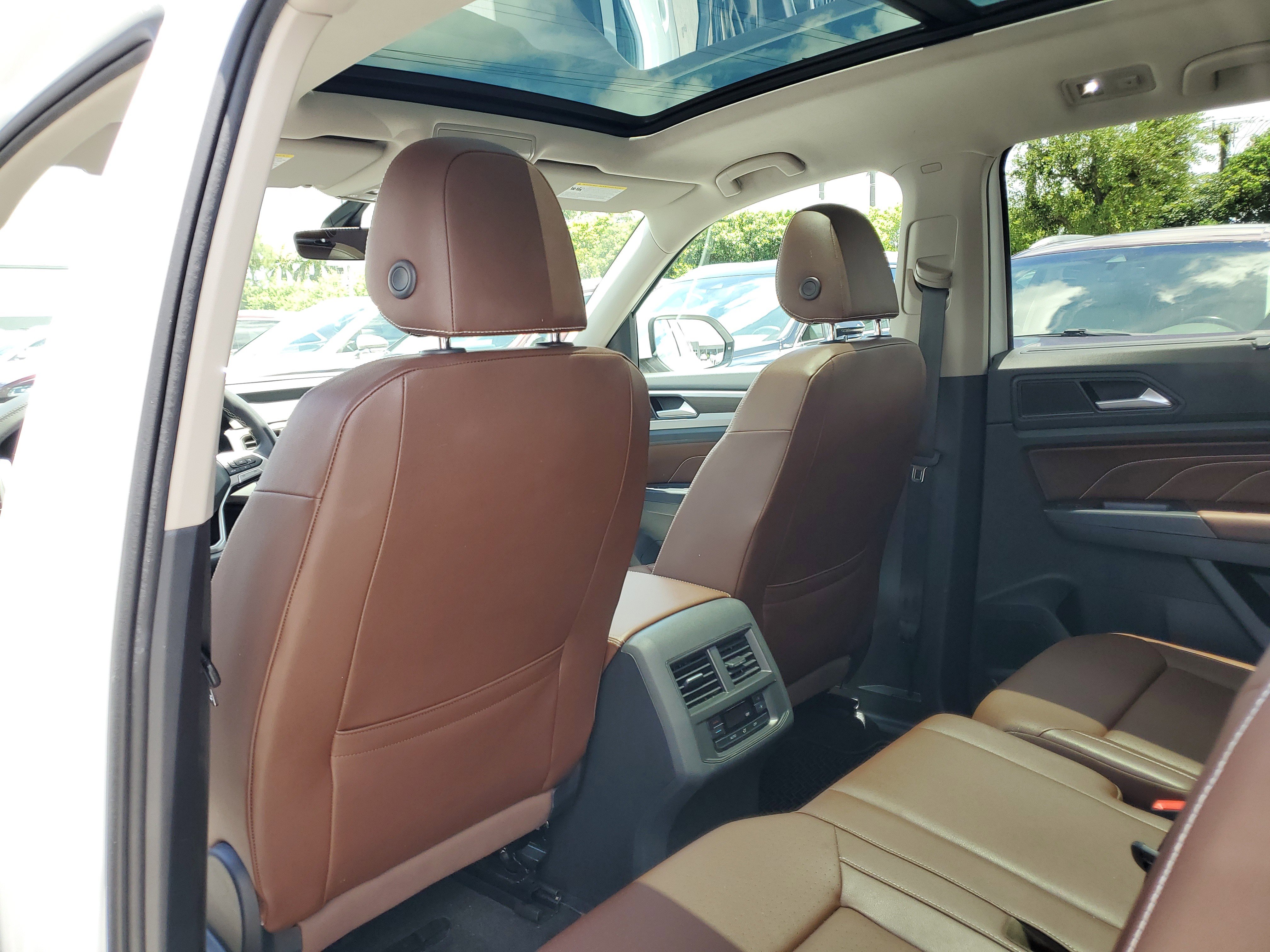 Used 2021 Volkswagen Atlas SE w/ Panoramic Sunroof Package image 9