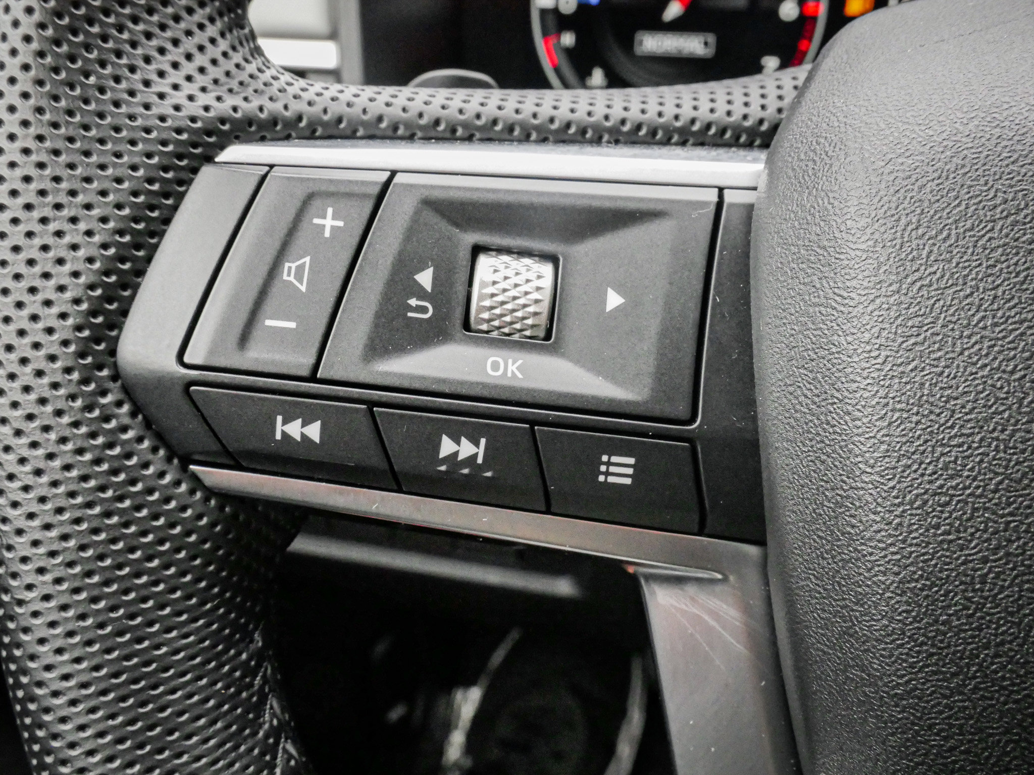 Used 2023 Mitsubishi Outlander SEL FWD image 19