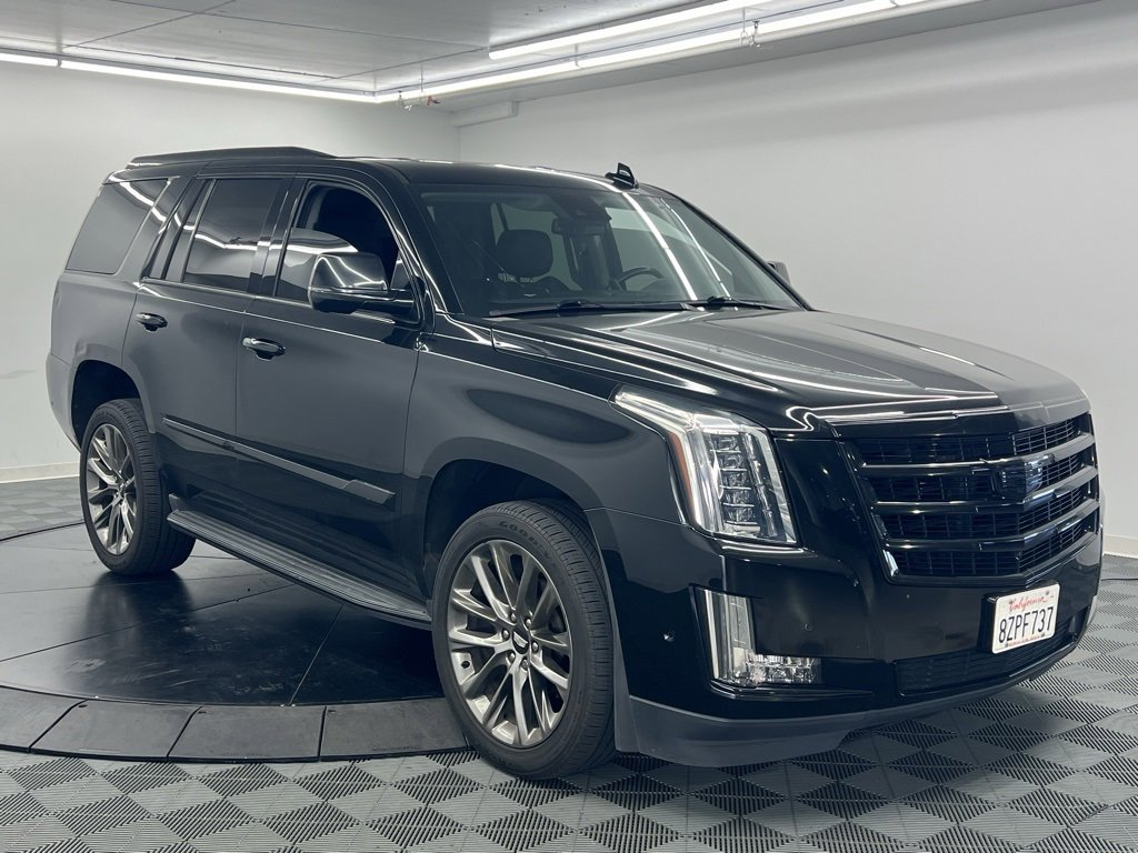 Used 2020 Cadillac Escalade Luxury w/ Escalade Sport Edition image 2