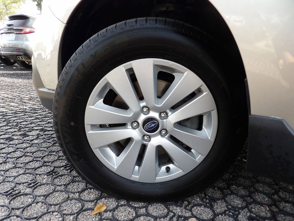 Used 2019 Subaru Outback 2.5i Premium image 25