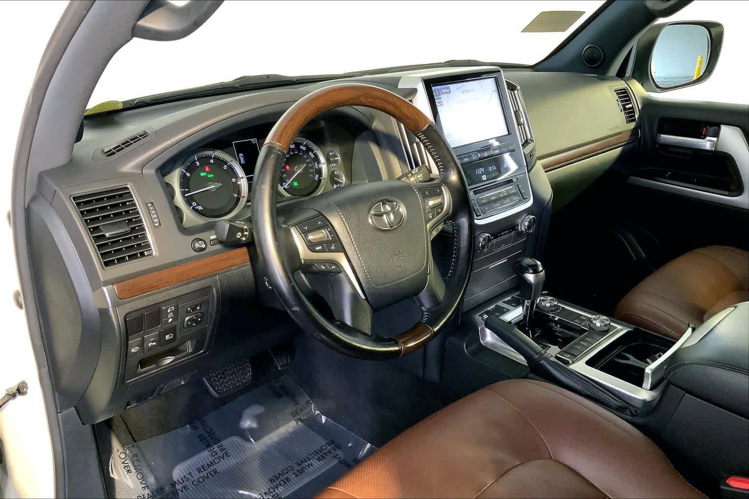 Used 2019 Toyota Land Cruiser AWD/4WD image 18