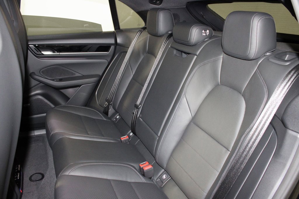 Used 2025 Porsche Macan Electric image 34