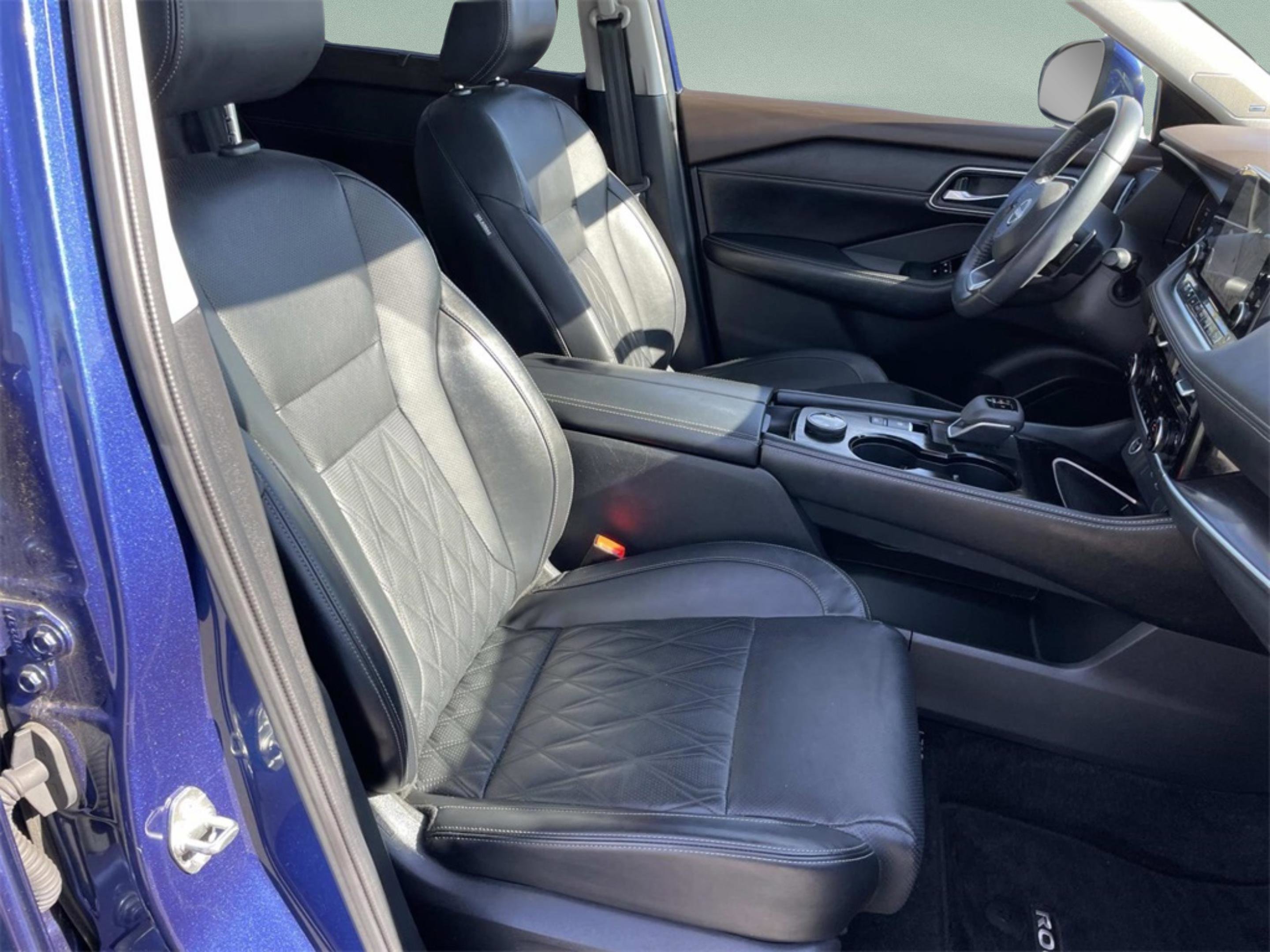 Used 2023 Nissan Rogue Platinum w/ Platinum Premium Package image 14