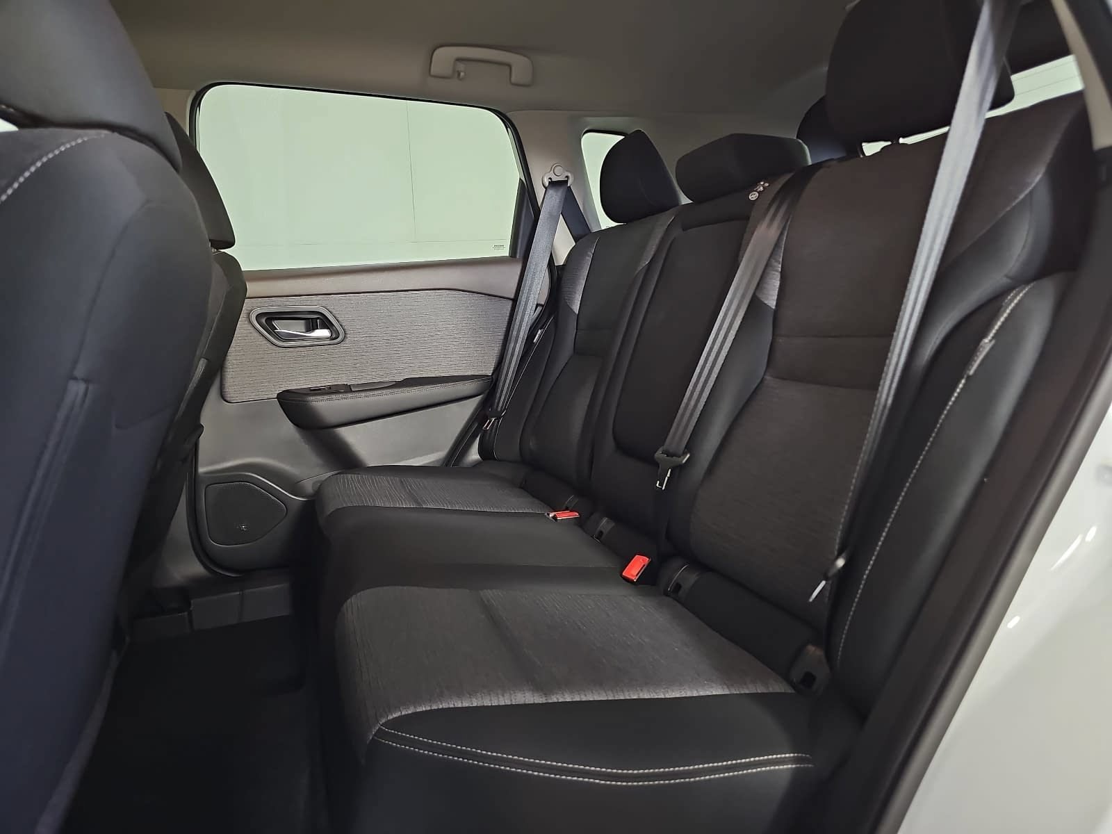 Used 2023 Nissan Rogue SV FWD image 13