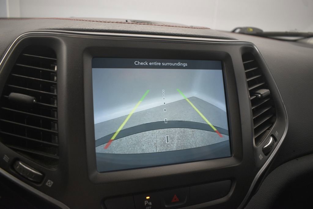 Used 2019 Jeep Cherokee Trailhawk w/ Cold Weather Group image 46