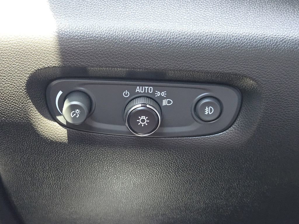 Used 2020 Chevrolet Traverse Premier w/ Redline Edition FWD image 22