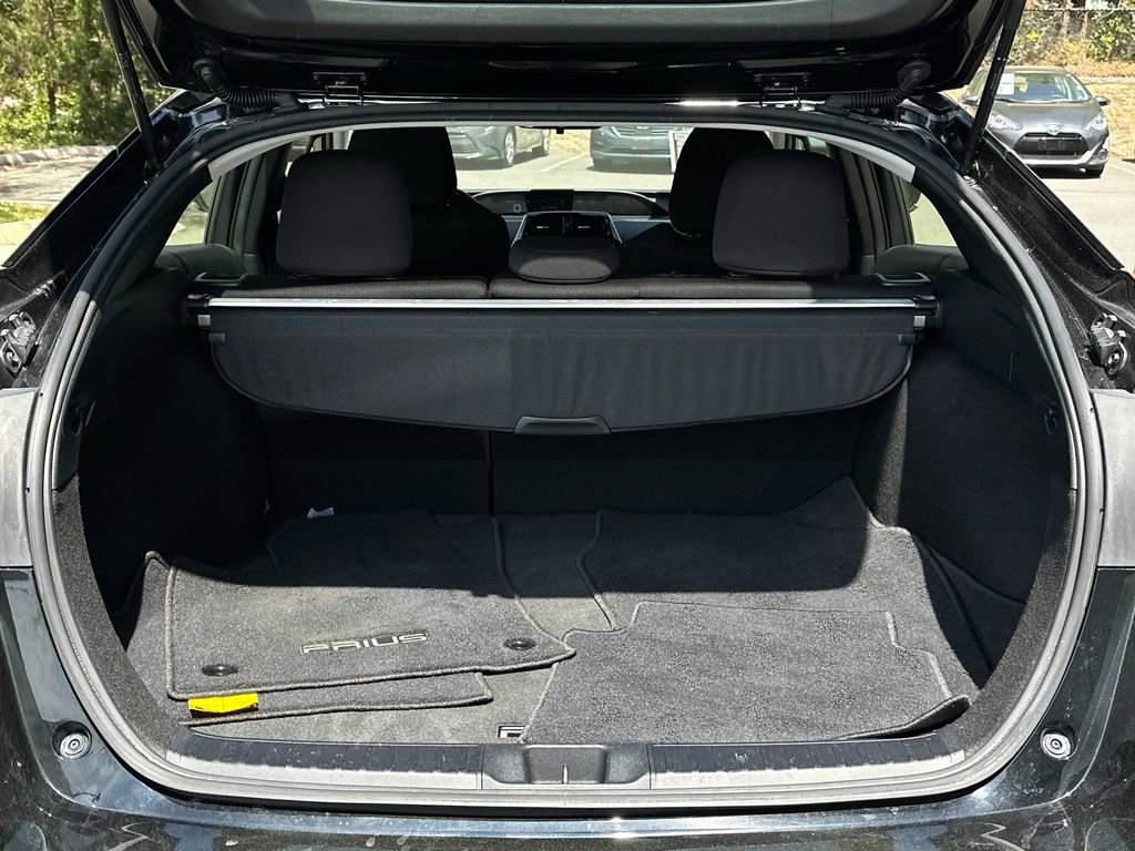 Used 2022 Toyota Prius LE image 6